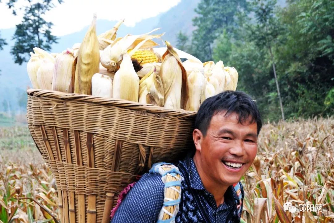 惊艳!迎国庆,摄影师在郧阳拍下一百张笑脸