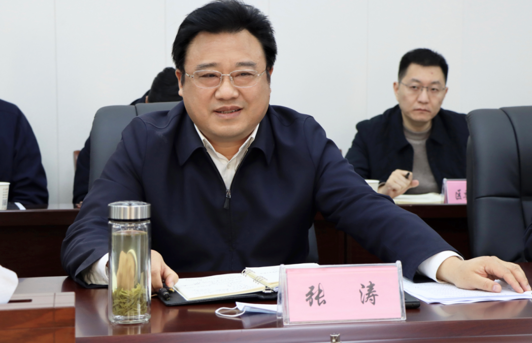 张涛衷心感谢湖北汽车工业学院对张湾经济社会发展的关心和支持.